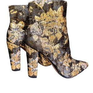 Women’s Jessica Simpson dress booties size 7